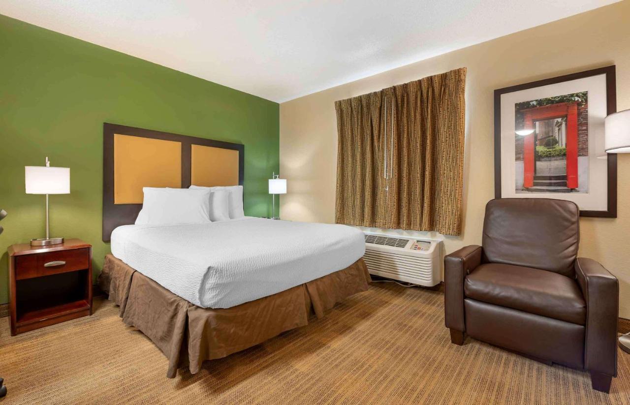 เอ็กซ์เทนด์ สเตย์ อเมริกา อินเดียนาโพลิส-นอร์ทเวสต์ คอลเลจพาร์ค Hotel ภายนอก รูปภาพ